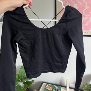 ANWND Black Low-Back Long Sleeve